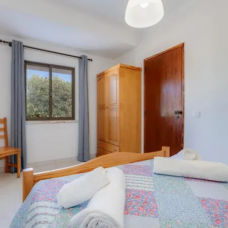 Villa Casa Teresinha - V028 Montinhos da Luz