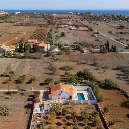 Villa Casa Teresinha - V028 Montinhos da Luz